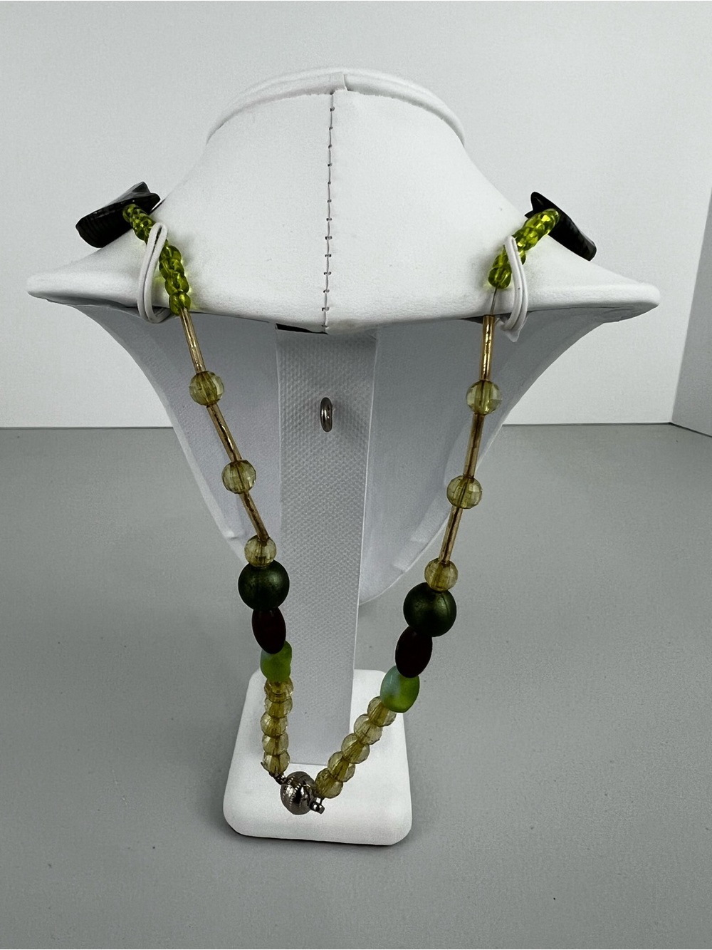Vintage Style Mixed Glass & Plastic Beaded ID Lanyard Necklace Magnetic Clasp - Picture 4 of 8
